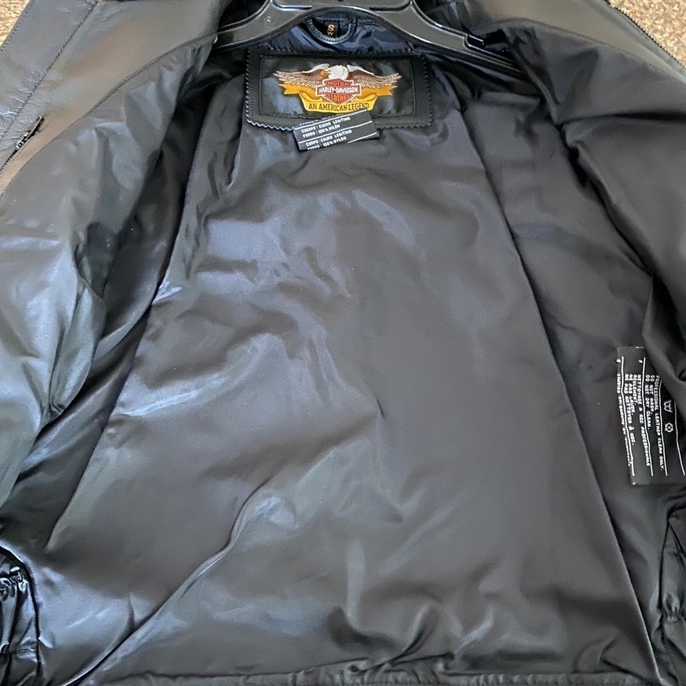 Harley Davidson Women’s Leather Jacket Small EUC - Picture 4 of 8